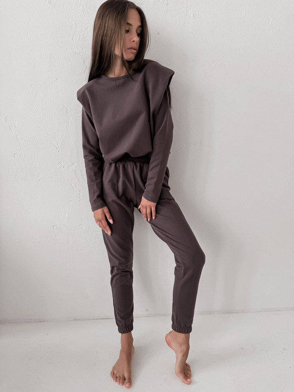 SELINA - BAWEŁNIANA BLUZA Z PODUSZKAMI NA RAMIONACH CZEKOLADOWA