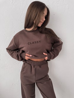 CLASSY - BAWEŁNIANA BLUZA TYPU BASIC Z HAFTEM CZEKOLADOWA