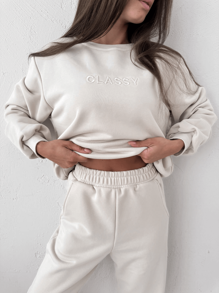 CLASSY - BAWEŁNIANA BLUZA TYPU BASIC Z HAFTEM BEŻOWA